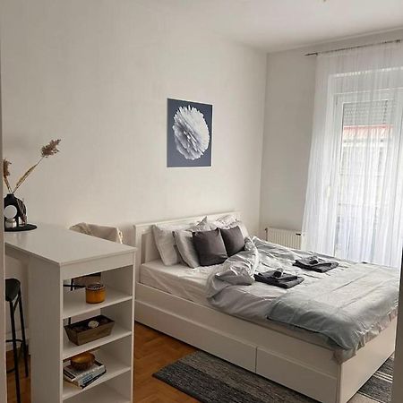 Appartamento S11 Novi Sad Esterno foto